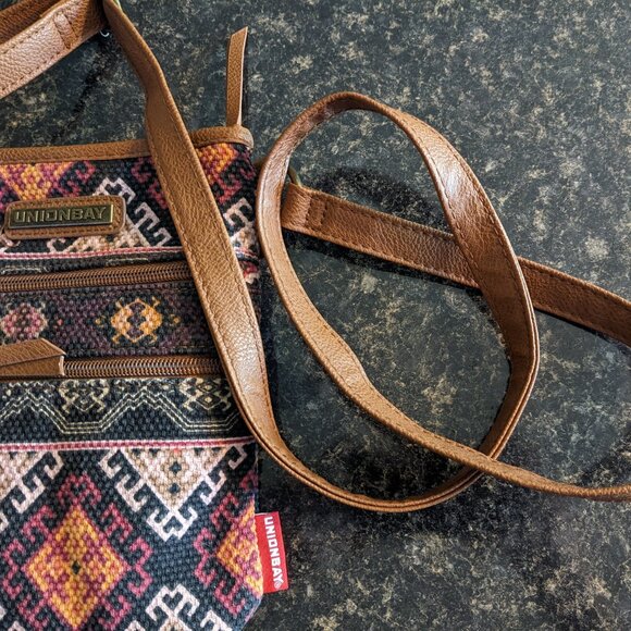 UNIONBAY Crossbody Southwestern Tapestry Purse - NWOT - Picture 4 of 5
